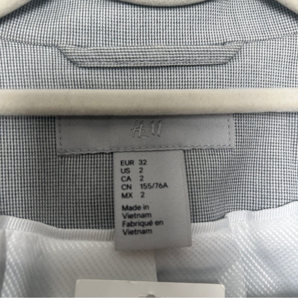 H&M gray 2 piece fitted slim suit 2/4 - Picture 4 of 11